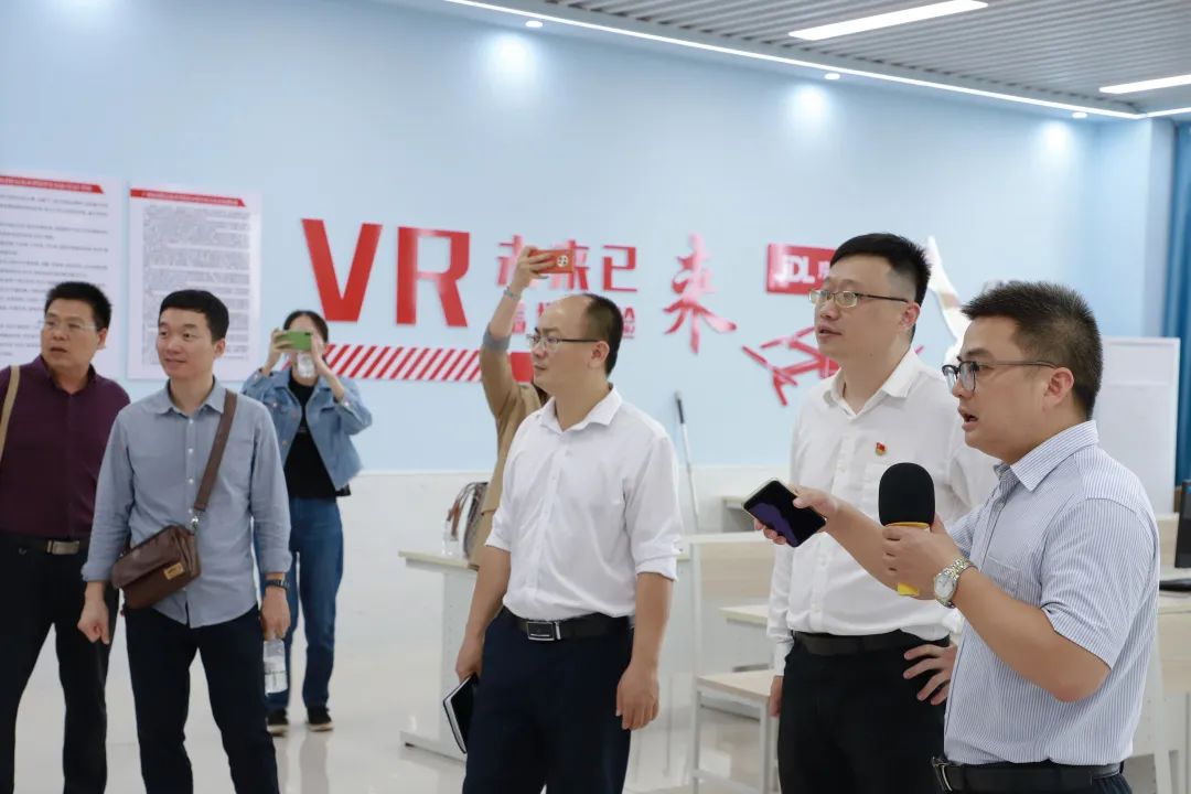 beat365官网迎接兄弟学校来校参观交流