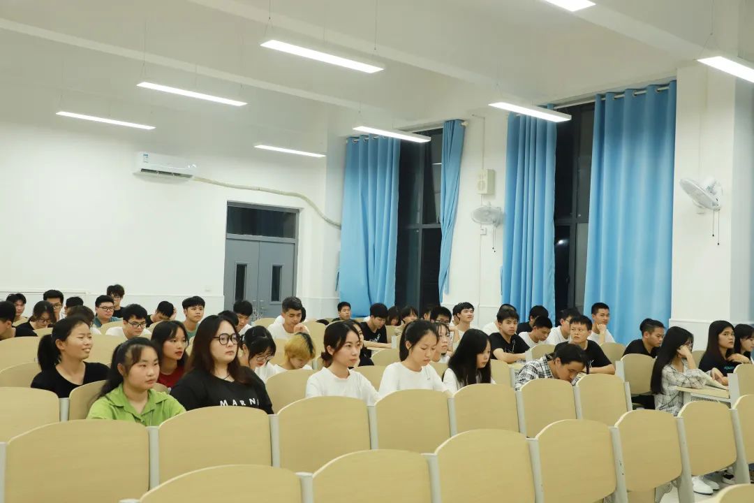 冬奥精神走进beat365官网“形势与政策”课暨物院大讲堂第六期