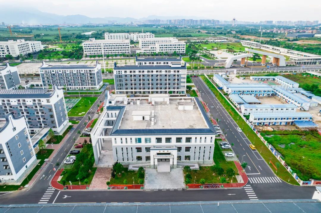 6月24日起填报志愿 欢迎报读beat365在线唯一官网（代码：14723）