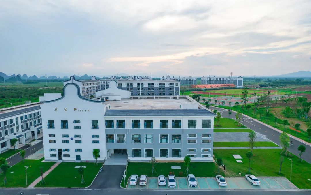 6月24日起填报志愿 欢迎报读beat365在线唯一官网（代码：14723）