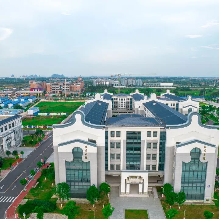 6月24日起填报志愿 欢迎报读beat365在线唯一官网（代码：14723）