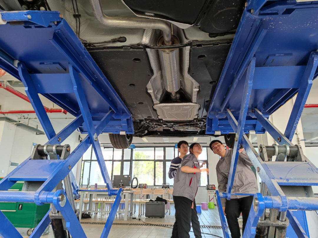 捷报频传！beat365官网学子在2022年广西职业院校技能大赛斩获多个奖项