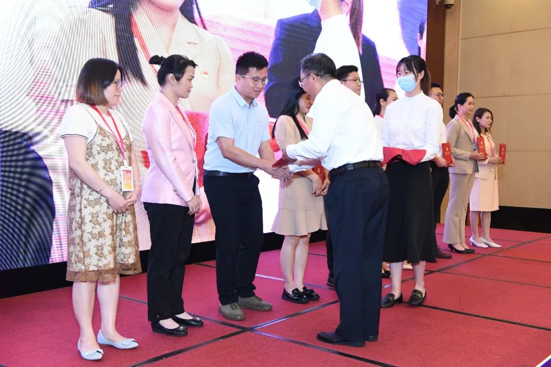 beat365官网辅导员在第十一届广西高校辅导员素质能力大赛中获三等奖