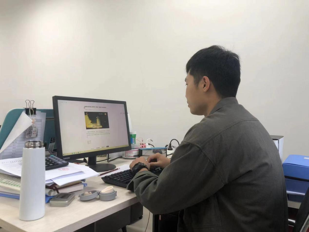 电视专题片《紧跟伟大复兴领航人踔厉笃行》在beat365官网引起热烈反响